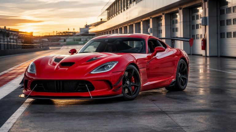 Track-focused American sports coupe used for Viper archive news coverage.