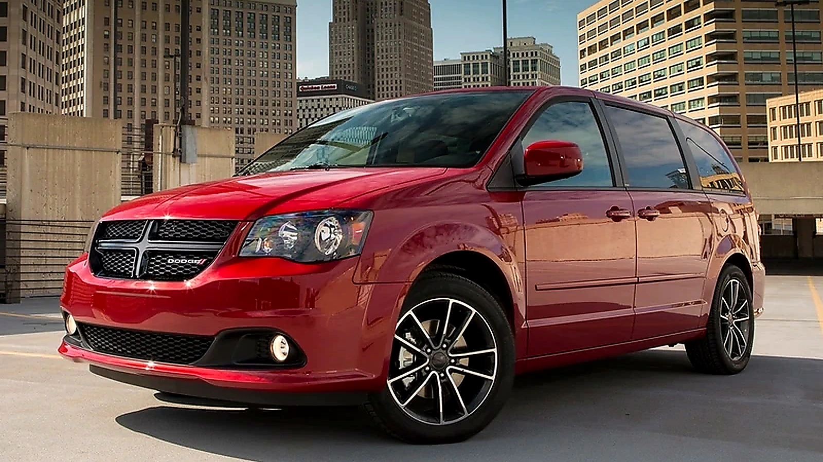 Dodge Grand Caravan Takes the Place of Chrysler Minivan - restored article image 2