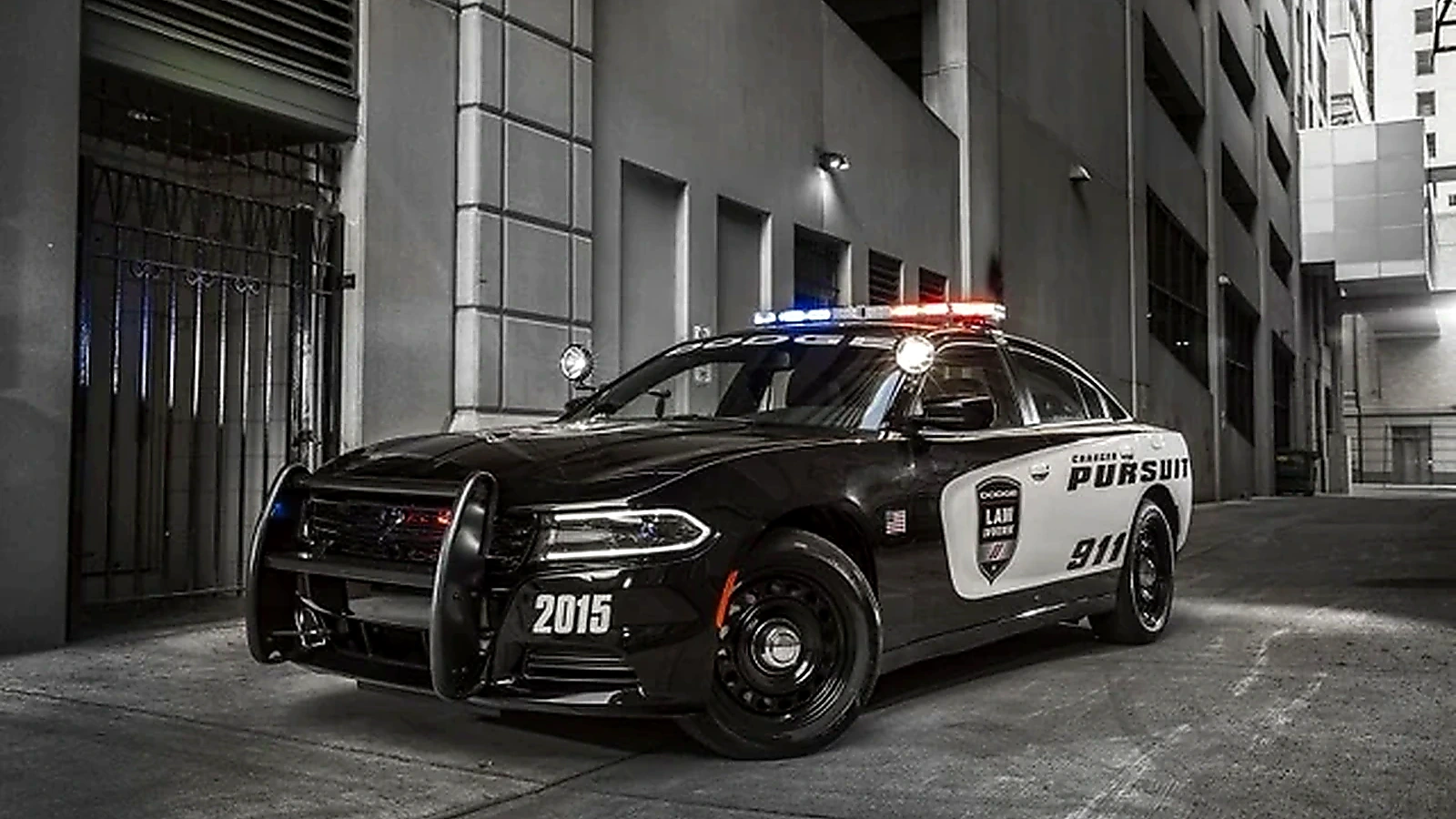 Exclusive Dodge Charger SRT8 2012 Superbee 4dr RWD - restored article image 2