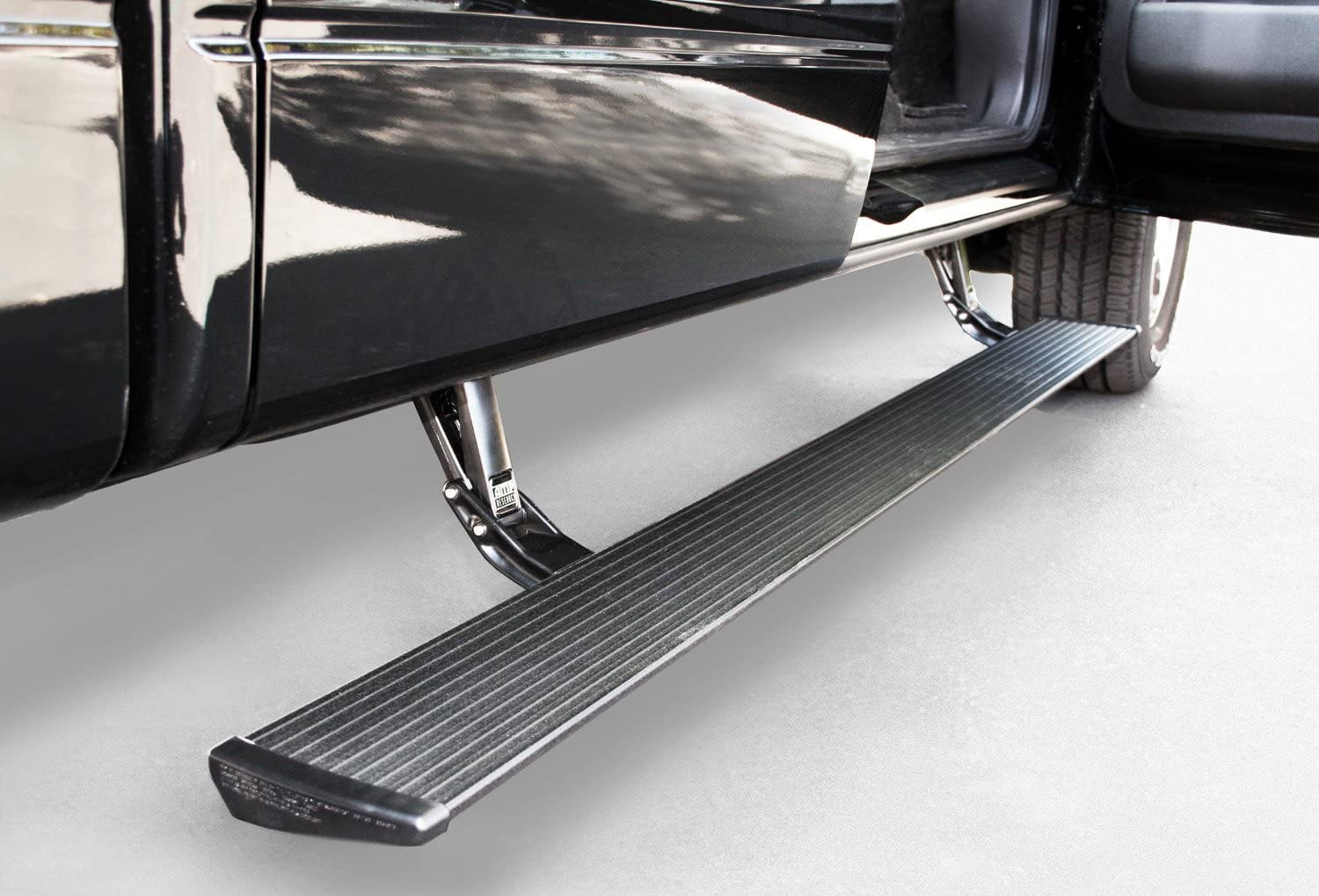 DODGE RAM 1500 RUNNING BOARDS: HOW TO ADD PROTECTION AND FUNCTIONALITY